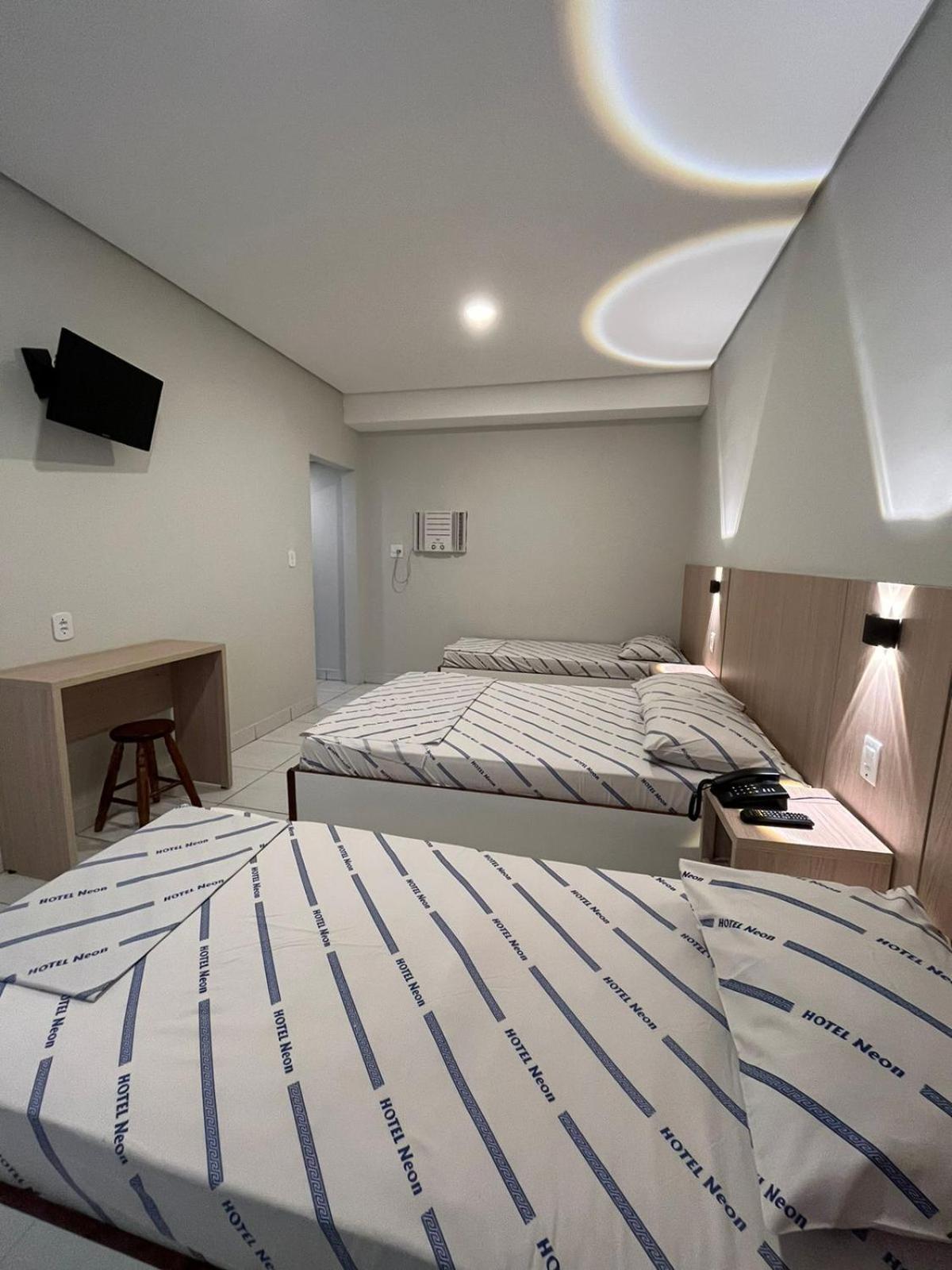 Hotel Neon - Proximo A 25 De Marco, Bom Retiro E Bras, A 2Min Do Mirante Sampa Sky E Pista De Skate Anhangabau São Paulo Buitenkant foto