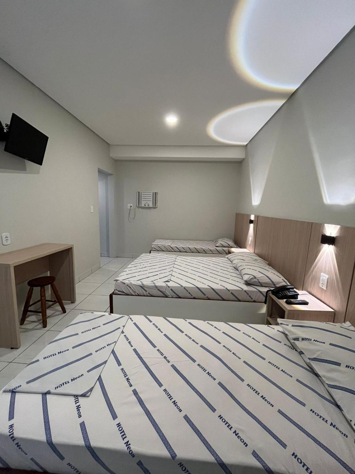 Hotel Neon - Proximo A 25 De Marco, Bom Retiro E Bras, A 2Min Do Mirante Sampa Sky E Pista De Skate Anhangabau São Paulo Buitenkant foto